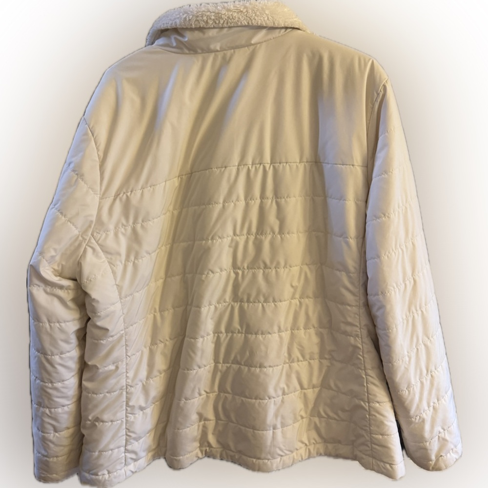 The North Face White Quilted Jacket - Picture 2 of 4